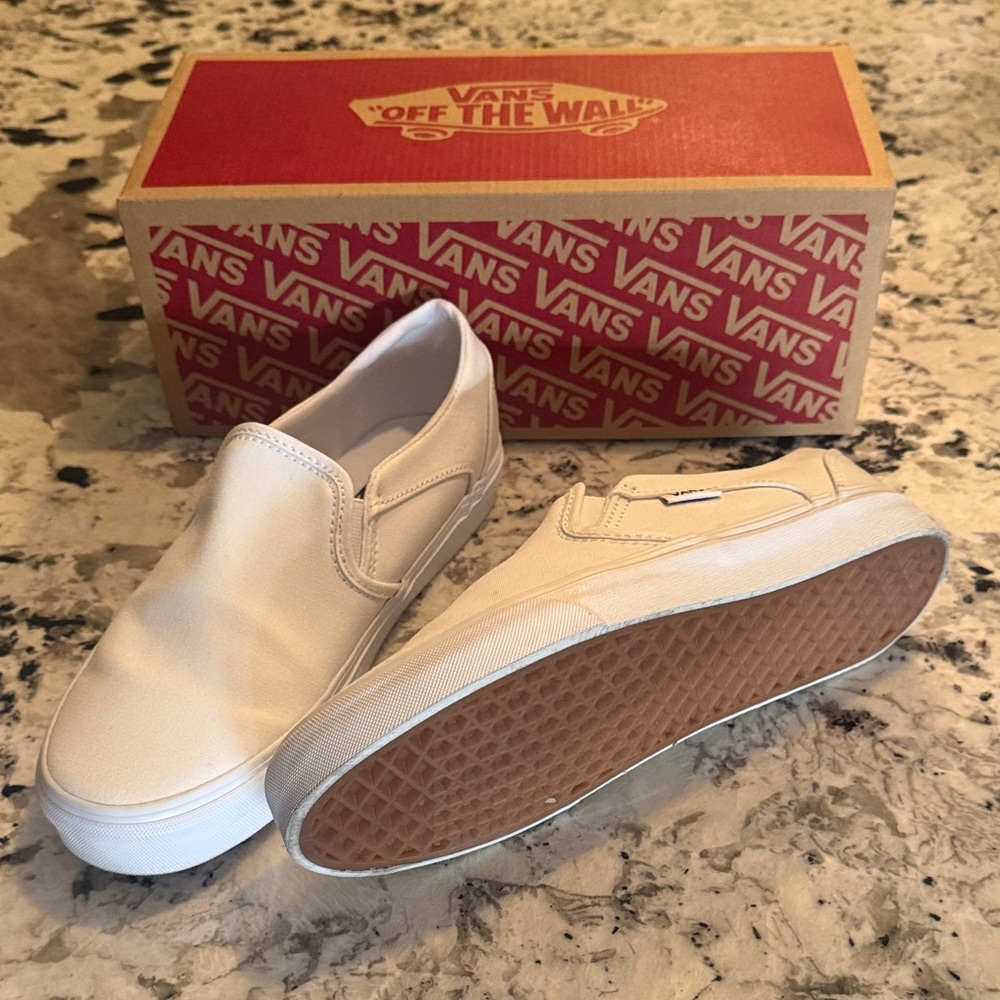 Vans Classic White Slip-On Shoes - Picture 3 of 3